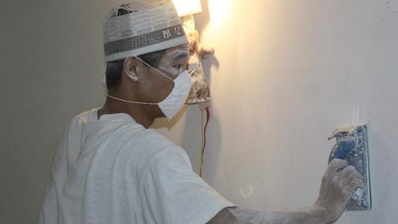 上海真石漆墙面开裂修补：原因分析及处理技巧**